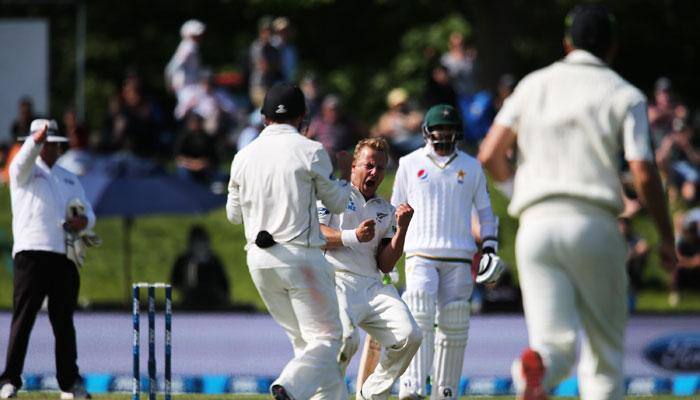 Pakistan 129/7 as New Zealand bowlers continue to shatter visitors in 2nd innings