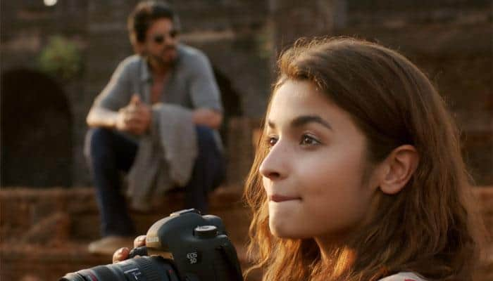 Arijit Singh&#039;s &#039;Ae Zindagi Gale Laga Le&#039; from &#039;Dear Zindagi&#039; will give you all the feels!