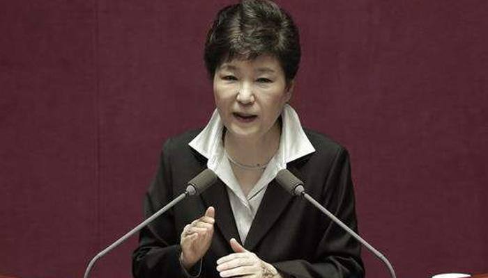 South Korea's President Park not to respond to request by prosecutors: Yoo Yeong-ha
