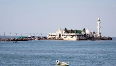 Women re-enter Haji Ali shrine's sanctum sanctorum after 5 years