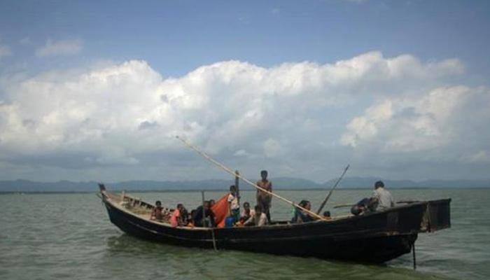 Myanmar violence: Dozens of Rohingya Muslims missing as boat sinks near Bangladesh