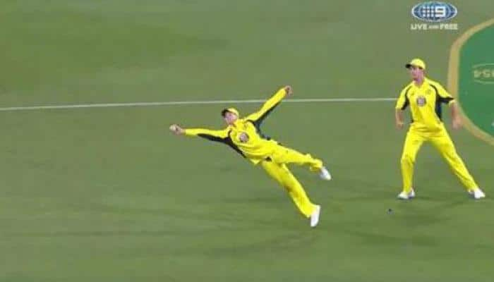 Steve Smith just can&#039;t stop taking blinders, here&#039;s Australian captain&#039;s another flying catch – Watch Video