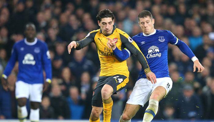 Ashley Williams header helps Everton beat Arsenal 2-1, Leicester lose to Bournemouth  