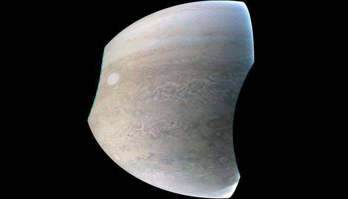 Jupiter dazzles for Juno as it flaunts its precious &#039;pearls&#039;!