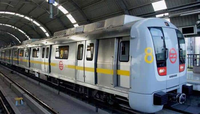 10 Delhi metro stations to go cashless from new year