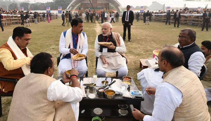 When PM Narendra Modi brought his own tiffin while lunching with party cadre during Varanasi visit