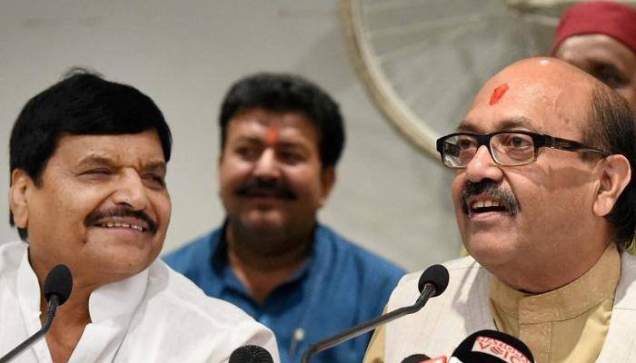 A day after Akhilesh held parleys with first time SP MLAs, Amar Singh meets Shivpal Yadav in Lucknow