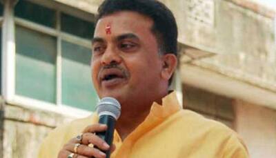 Mumbai Congress chief Sanjay Nirupam claims he is under 'house arrest', police deny