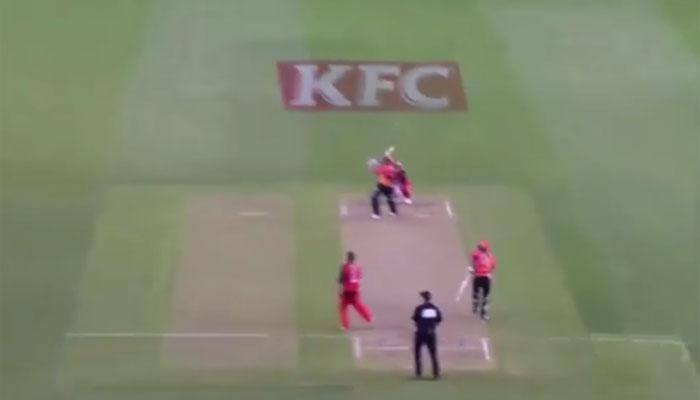 WATCH: Ashton Agar last ball six which sets the Internet on fire