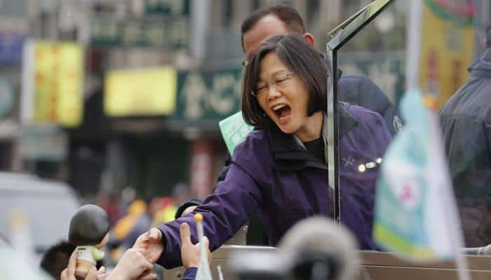 China urges US not to allow Taiwan president to stop over