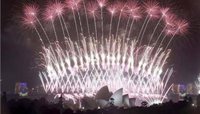 Braving chilly weather, Delhiites throng malls and restaurants to welcome 2017