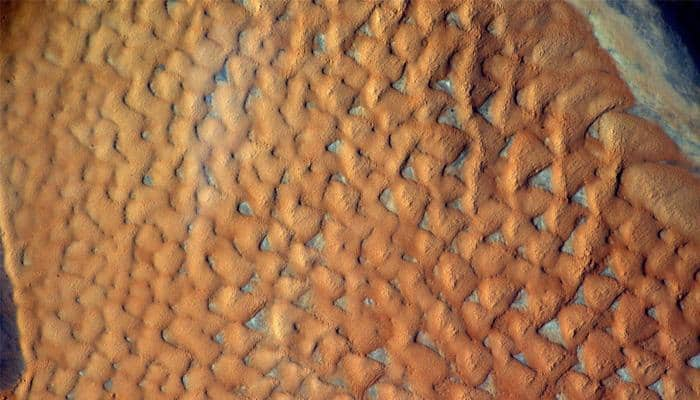 Take a closer look at the sand dunes! French astronaut Thomas Pesquet shares the pic from ISS