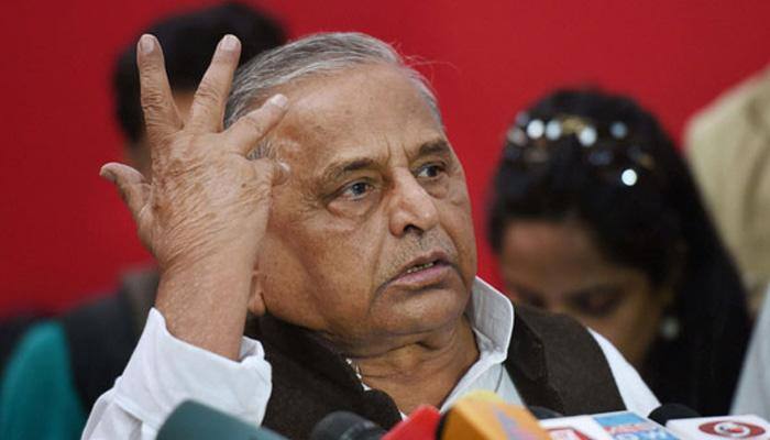 SP feud: Now Mulayam, Akhilesh take their fight to Election Commission over party symbol