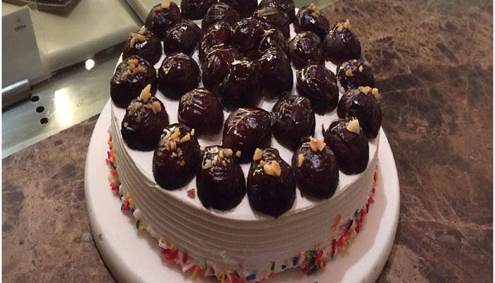 'Workplace cake culture' may make you fat