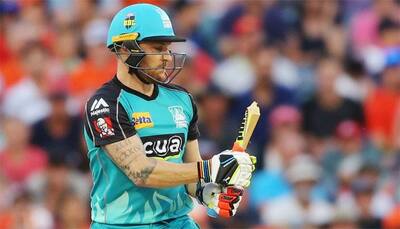 Ferocious Brendon McCullum snaps his bat in two halves during BBL match — WATCH