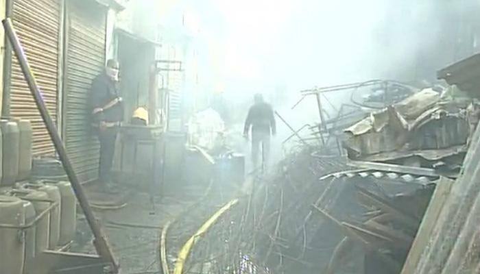 Mumbai: Fire breaks out in Kurla&#039;s Kapadia Bazar