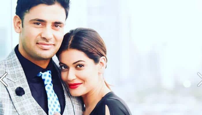 Payal Rohatgi slams Jet Airlines for offloading her; gets trolled for using &#039;secular&#039; comment!