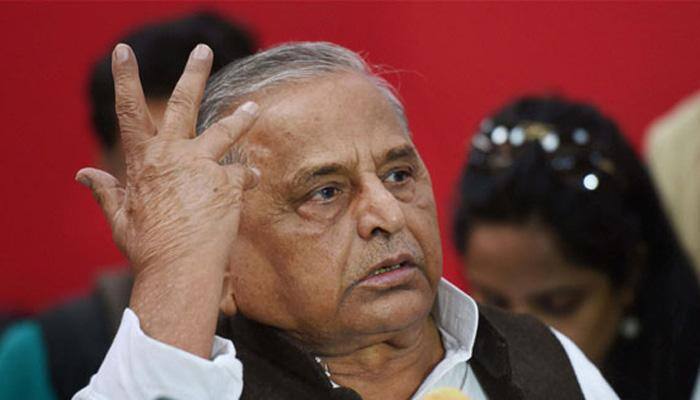 Mulayam, Shivpal, Amar Singh meet EC to stake claim on Samajwadi Party symbol 'cycle'