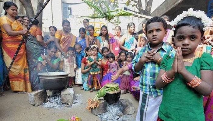 Centre gives in to Sasikala&#039;s demand, decalres Pongal as compulsory holiday