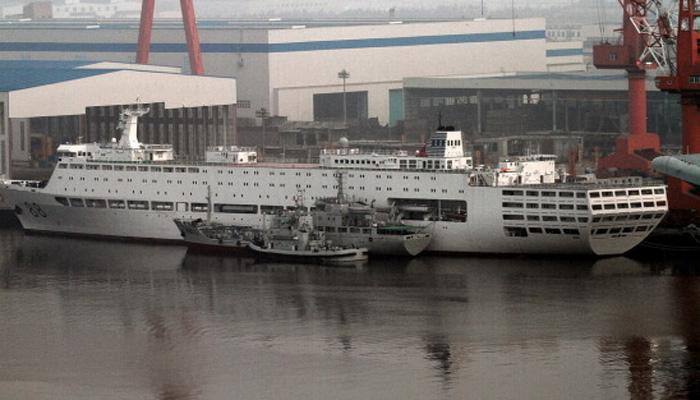 China's aircraft carrier enters Taiwan Strait, Taipei dispatches F-16 fighter jets