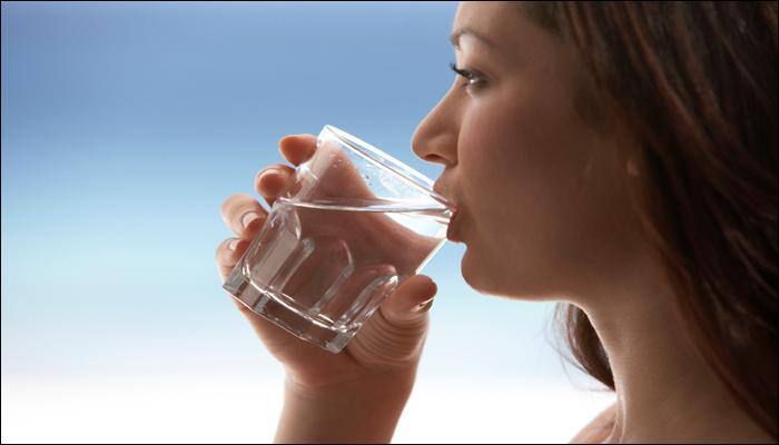 10 surprising reasons why you need to drink more water every day