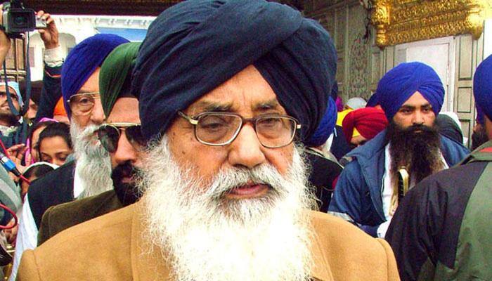 Shoe hurled at Punjab CM Parkash Singh Badal in Muktsar, accused identified as Sikh radical leader's relative