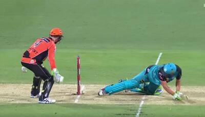 WATCH: Sticky bails refuse to come out as Alex Ross stays not out despite ball hitting stumps