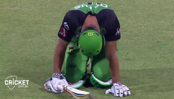 Mitchell Johnson at his devastating best, hits Marcus Stoinis where it hurts most — WATCH VIDEO