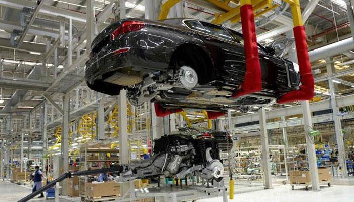 Automobile exports from India decline by 5% in 2016