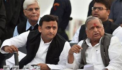 Samajwadi Party feud: Shopkeepers selling party posters, banners in distress, suffer loss  