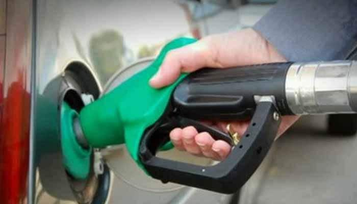 India fuel consumption to hit 200 million tonnes in 2016/17 - oil ministry