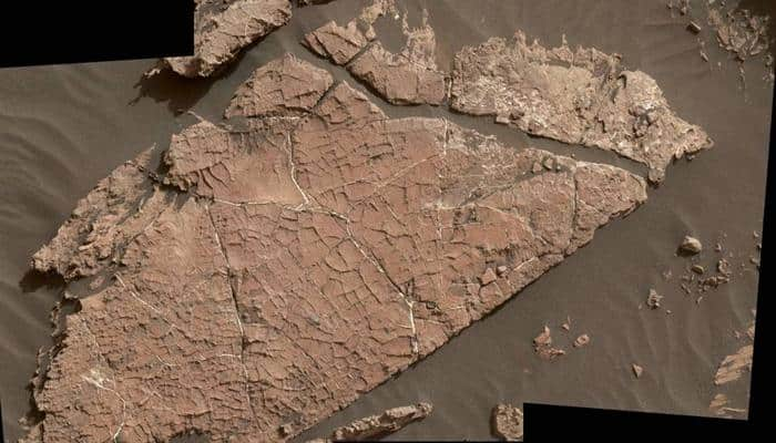 Cracked mud on Mars - Latest images from NASA&#039;s Curiosity rover reveal new evidence of water (See pic)