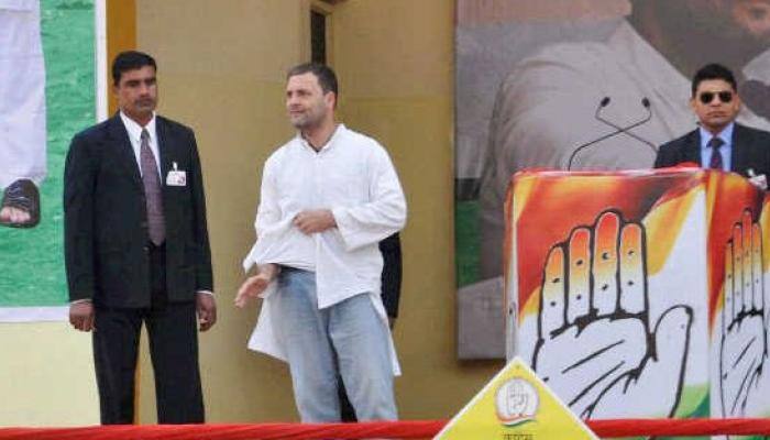 Rahul Gandhi showed &#039;phata kurta&#039; during Uttarakhand rally: Here&#039;s is how Twitter reacted