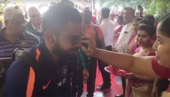 WATCH: After delayed arrival, Virat Kohli &amp; Co get traditional welcome in Cuttack ahead of 2nd ODI