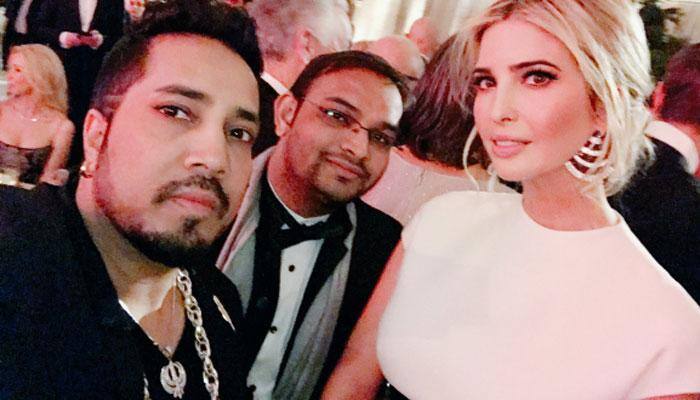 Bollywood singer Mika Singh attends Donald Trump&#039;s pre-inauguration dinner! Watch video