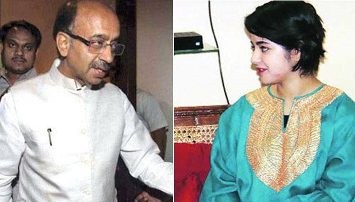 Zaira Wasim involved in Twitter &#039;Dangal&#039; with Sports minister Vijay Goel