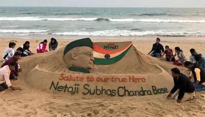 Sudarsan Pattnaik’s students pay tribute to Netaji Subhash Chandra Bose – See PIC