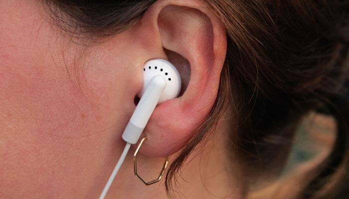 Alzheimer's disease: Meditation, music may help reverse early memory loss in older adults