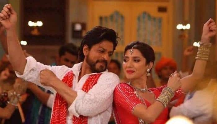 &#039;Udi Udi Jaaye&#039; from &#039;Raees&#039;: Check out Shah Rukh Khan, Falguni Pathak&#039;s adorable conversation