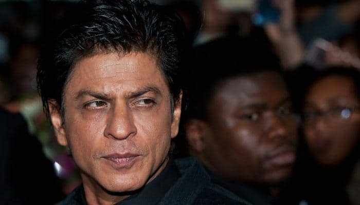 Shah Rukh Khan  says prayers are with family of man who died in Vadodara commotion during &#039;Raees&#039; promotion