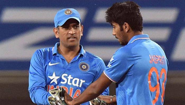 MS Dhoni&#039;s batting drill: Former captain challenges death overs specialist Jasprit Bumrah — MUST WATCH