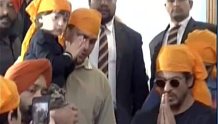 Shah Rukh Khan, son AbRam seek blessings at Golden Temple – Watch