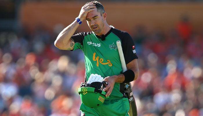 Big Bash League: Melbourne Stars batsman Kevin Pietersen fined over mic comment
