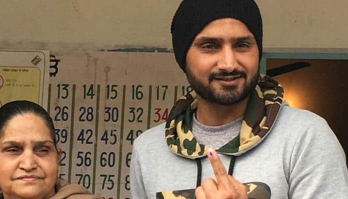 Punjab Polls: Harbhajan Singh casts his vote, calls on public to vote free of &#039;&#039;external pressure&#039;&#039;