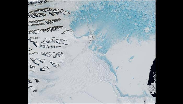 French astronaut Thomas Pesquet looks out at warming signs over  Antarctica’s Larsen ice shelf from ISS!