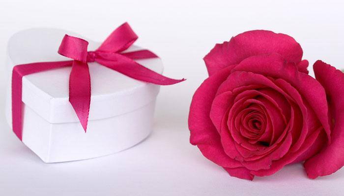 Valentine’s Day 2017: Know your girl's choice before buying gifts