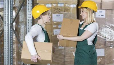Women who lift heavy loads at work are at risk of infertility!