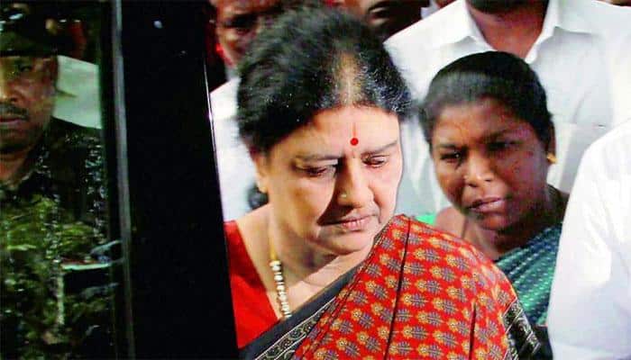 Sasikala vs O Panneerselvam: AIADMK MLAs 'locked in resort'? Madras HC asks police to file affidavit