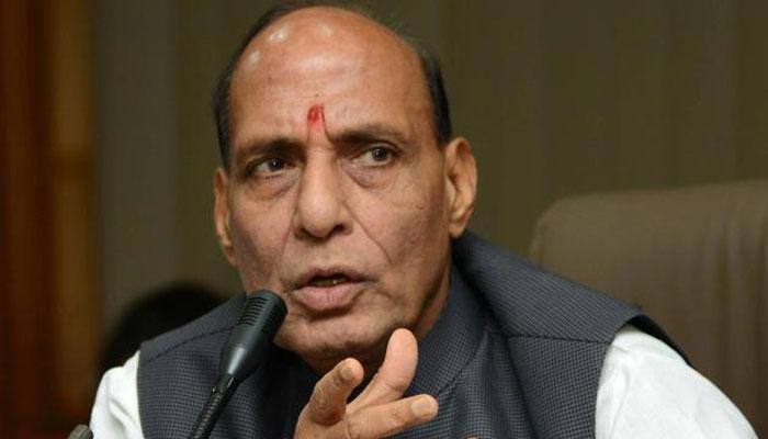 Modi&#039;s &#039;raincoat&#039; jibe: PM &#039;complemented&#039;, not insulted Manmohan Singh, says Rajnath