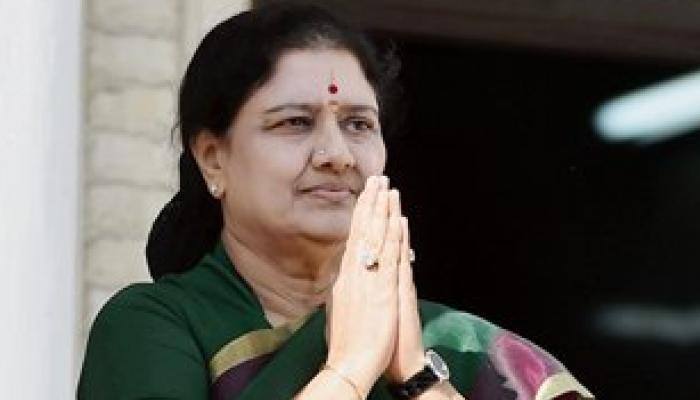 Panneerselvam vs Sasikala: Tamil Nadu Police enquires at beach resorts about AIADMK legislators